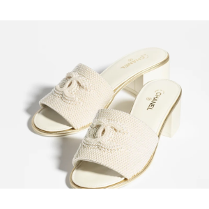 Chanel 20P Pearl Embellished CC Logo Slide Sandals