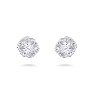 Frozen Kiss Stud Earrings