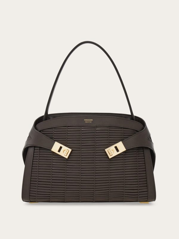 hug-soft-shoulder-bag-m Hug Soft Shoulder Bag (m)