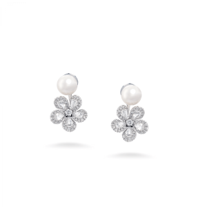 Miss Daisy Pearl Stud Earrings